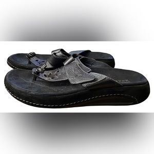 Aravon Sandals Thong Flip Flop Slip On Flats Leather Dark Gray Size 9B